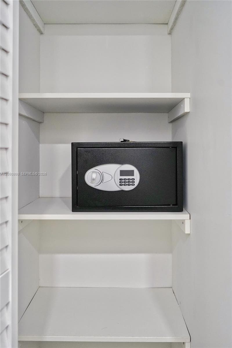 ARLEN BEACH CONDO · #908 in Miami Beach - Photo 28