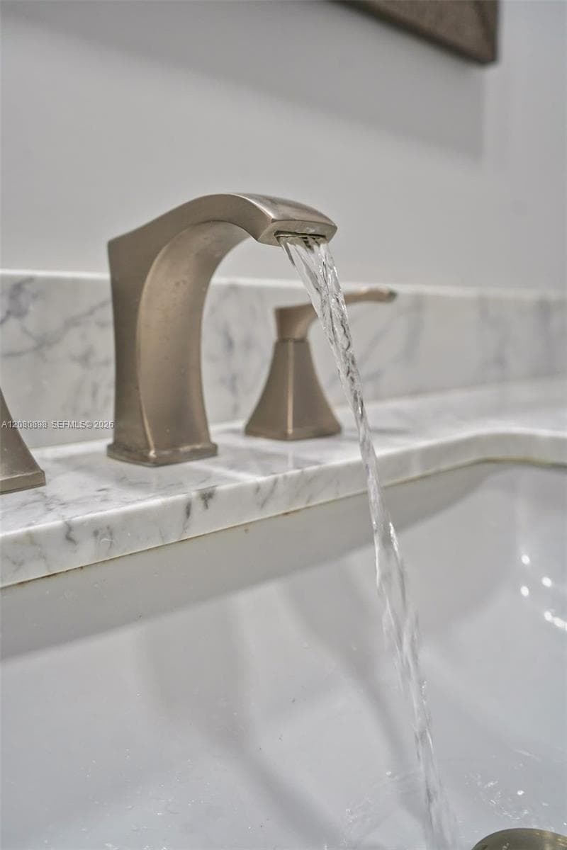 ARLEN BEACH CONDO · #908 in Miami Beach - Photo 25