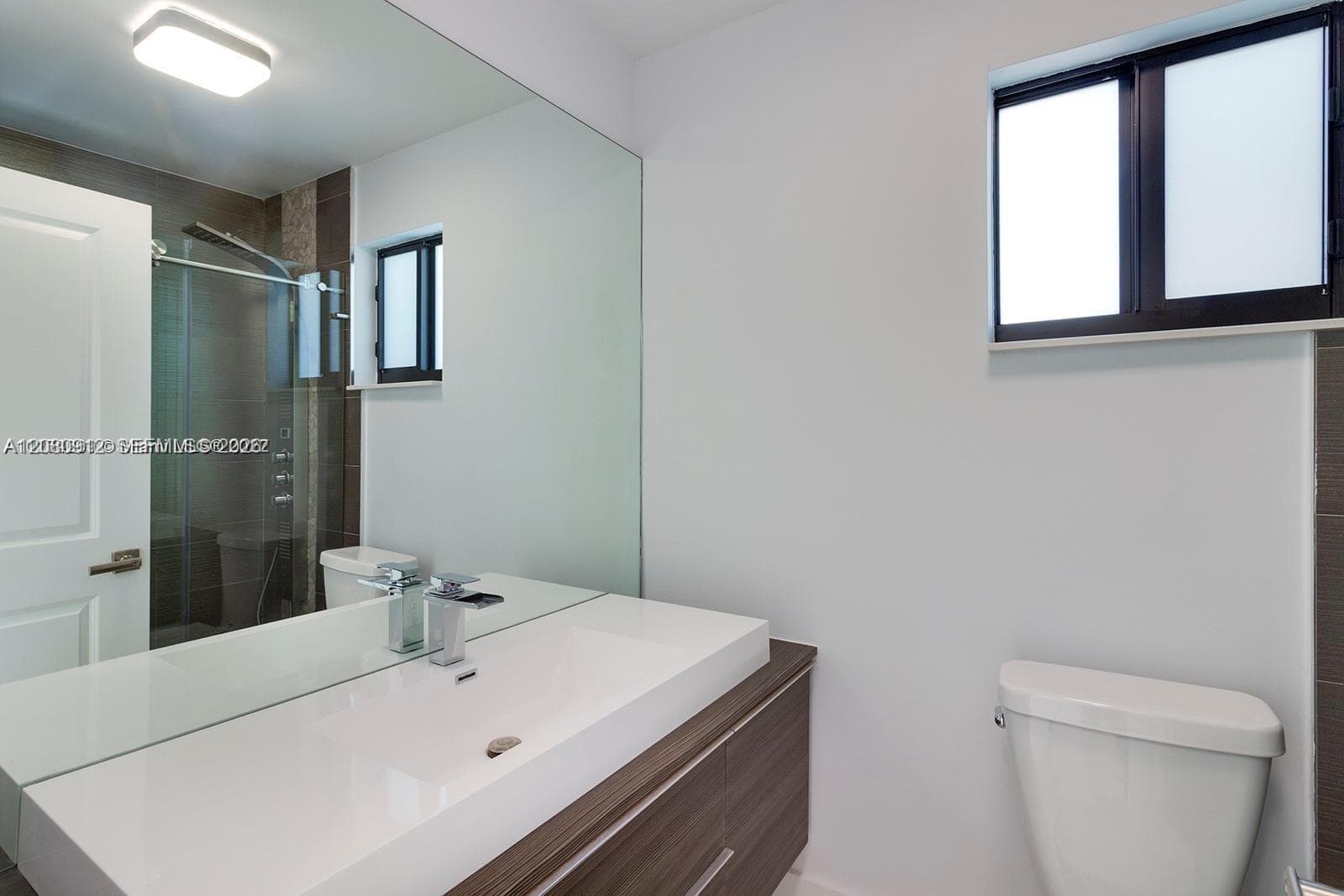 Primary Bedroom En Suite Closet