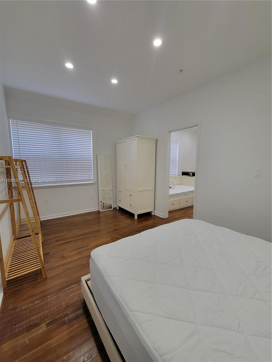 HAMILTON CONDO · #105 in Miami Beach - Photo 12