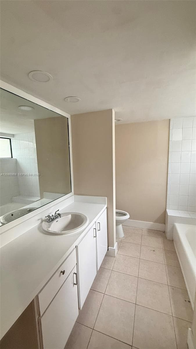 SONOMA LAKE CONDO · #609 in Miami - Photo 11