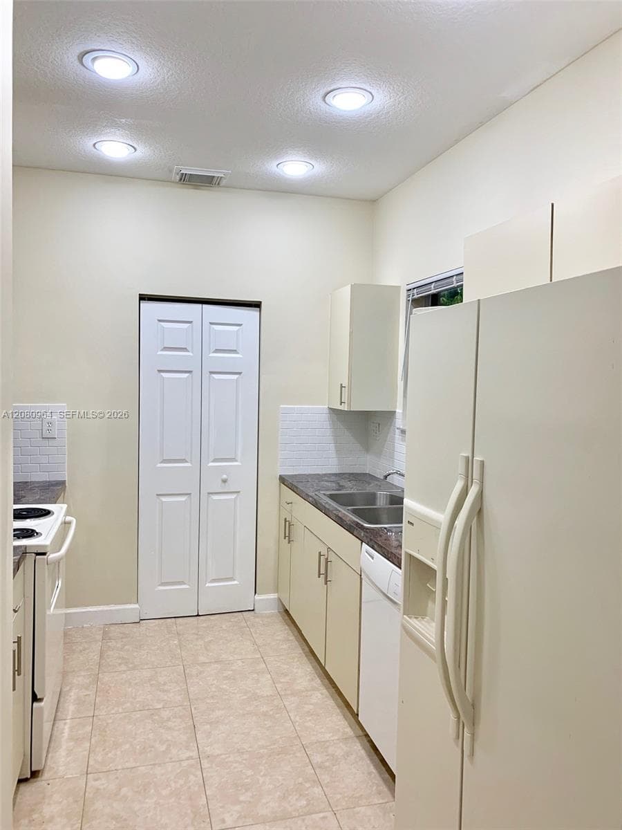 2536 NE 41st Ave #2536 photo 5