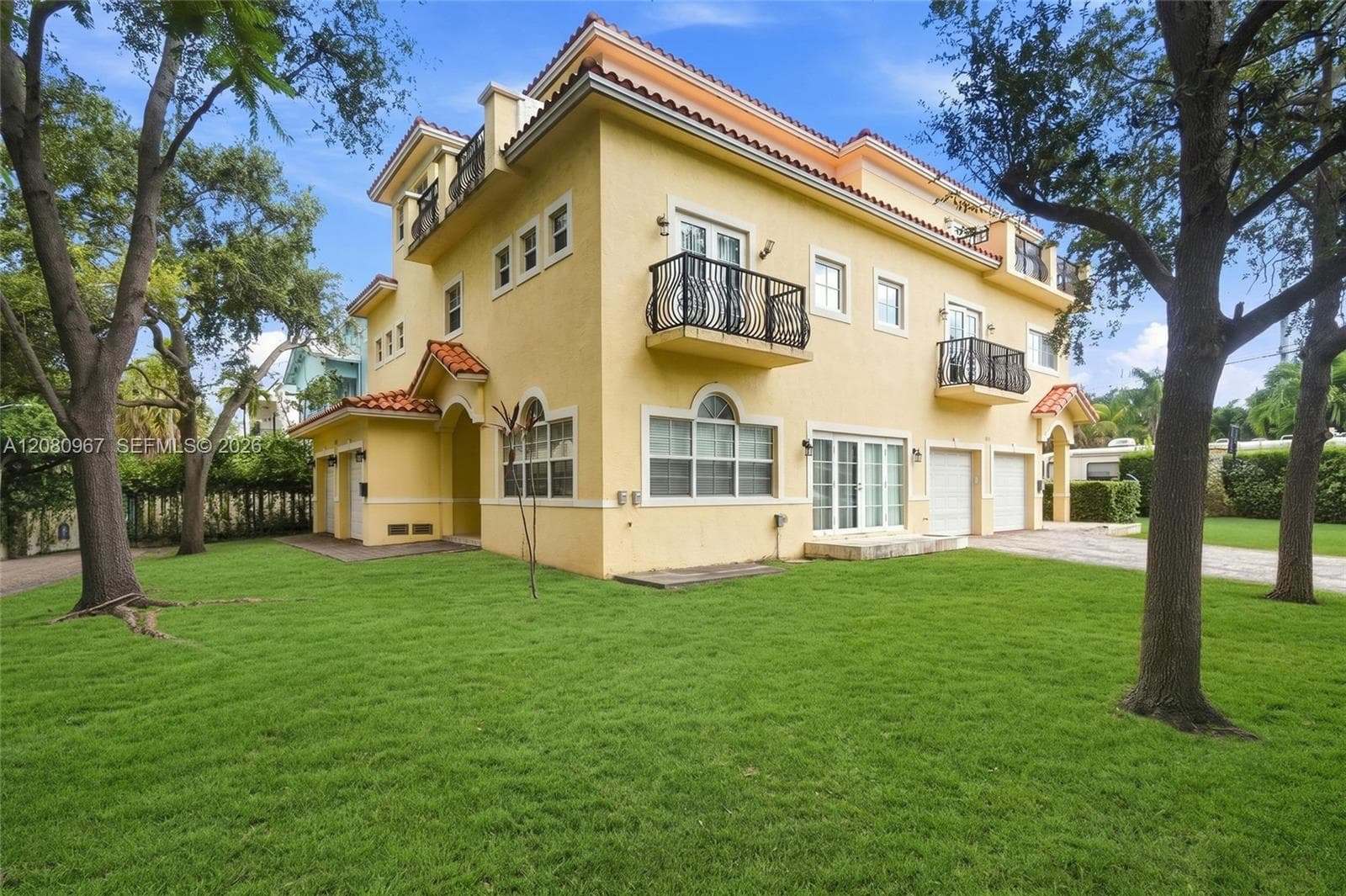 913 SW 8th St #2 photo 2