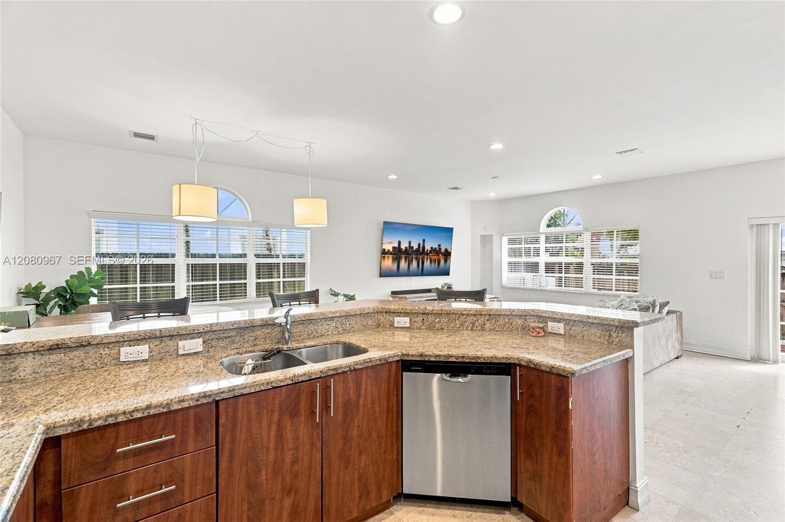 913 SW 8th St #2 photo 12
