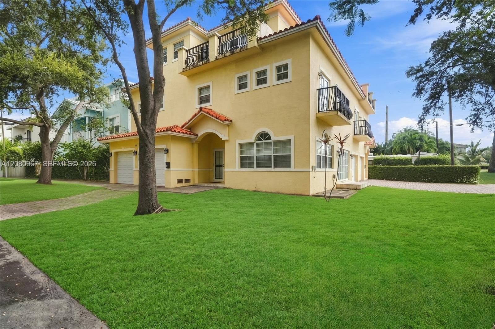 913 SW 8th St #2 photo 3