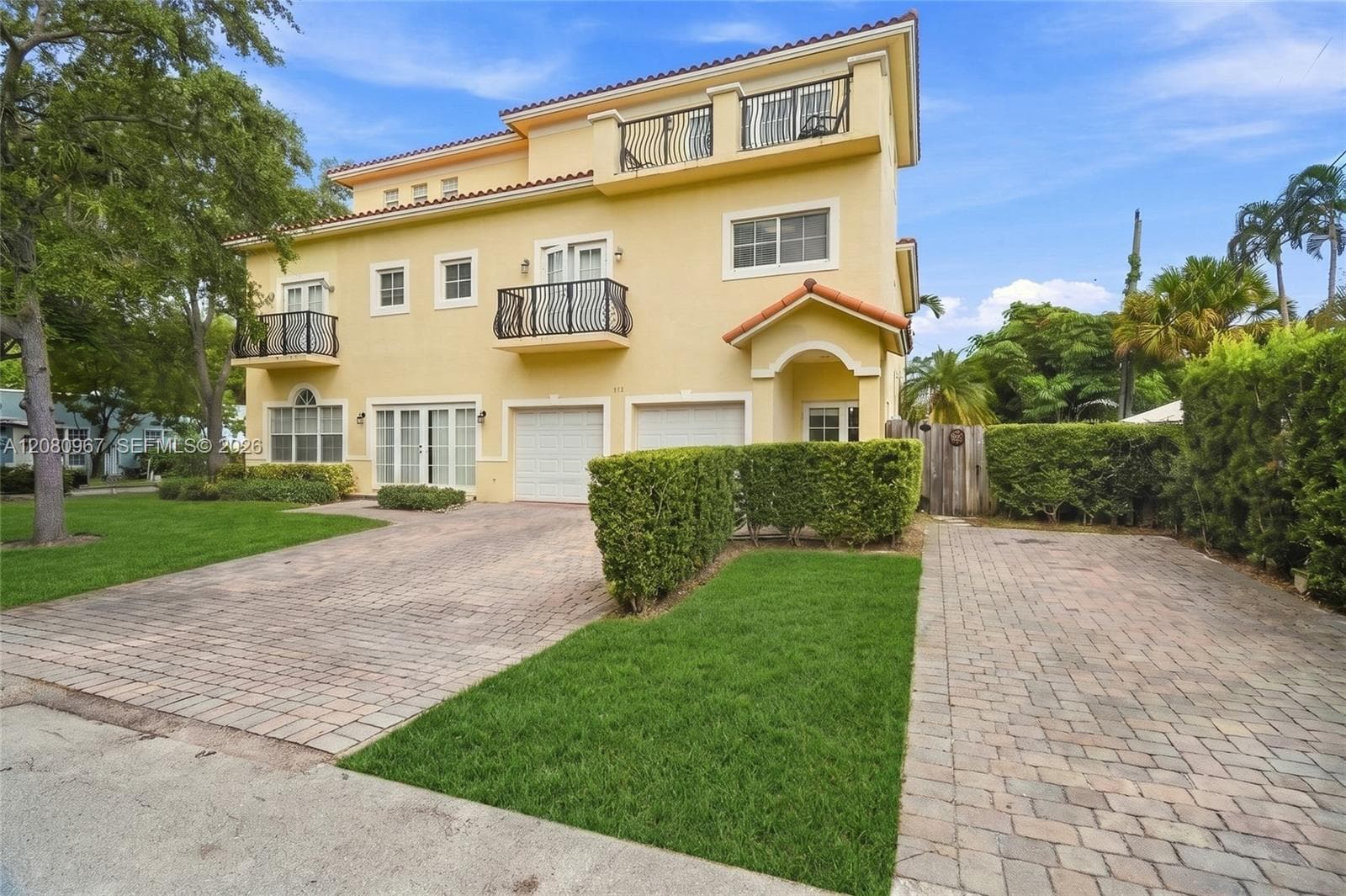 913 SW 8th St #2 photo 1