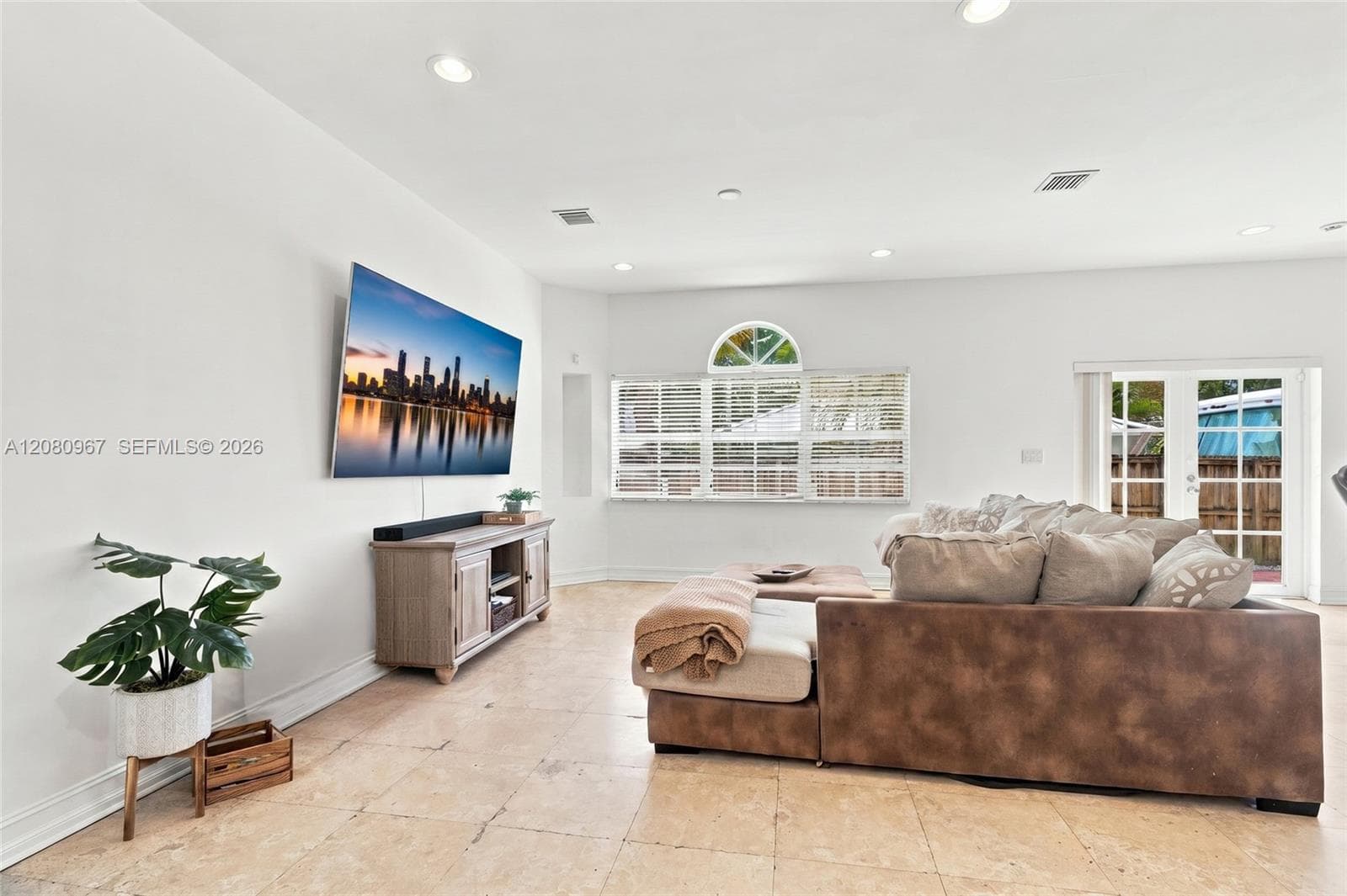 913 SW 8th St #2 photo 9