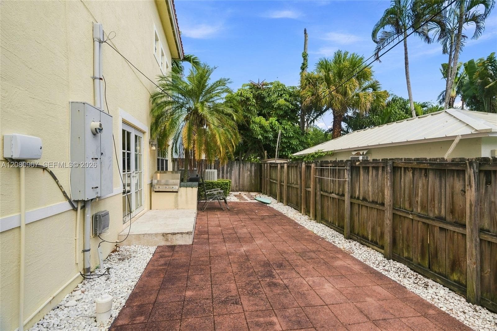 913 SW 8th St #2 photo 33