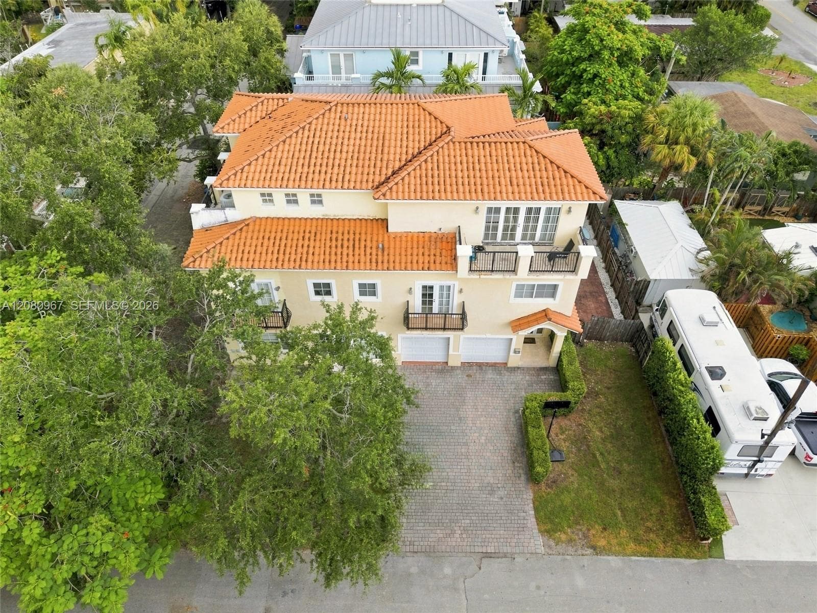 913 SW 8th St #2 photo 37