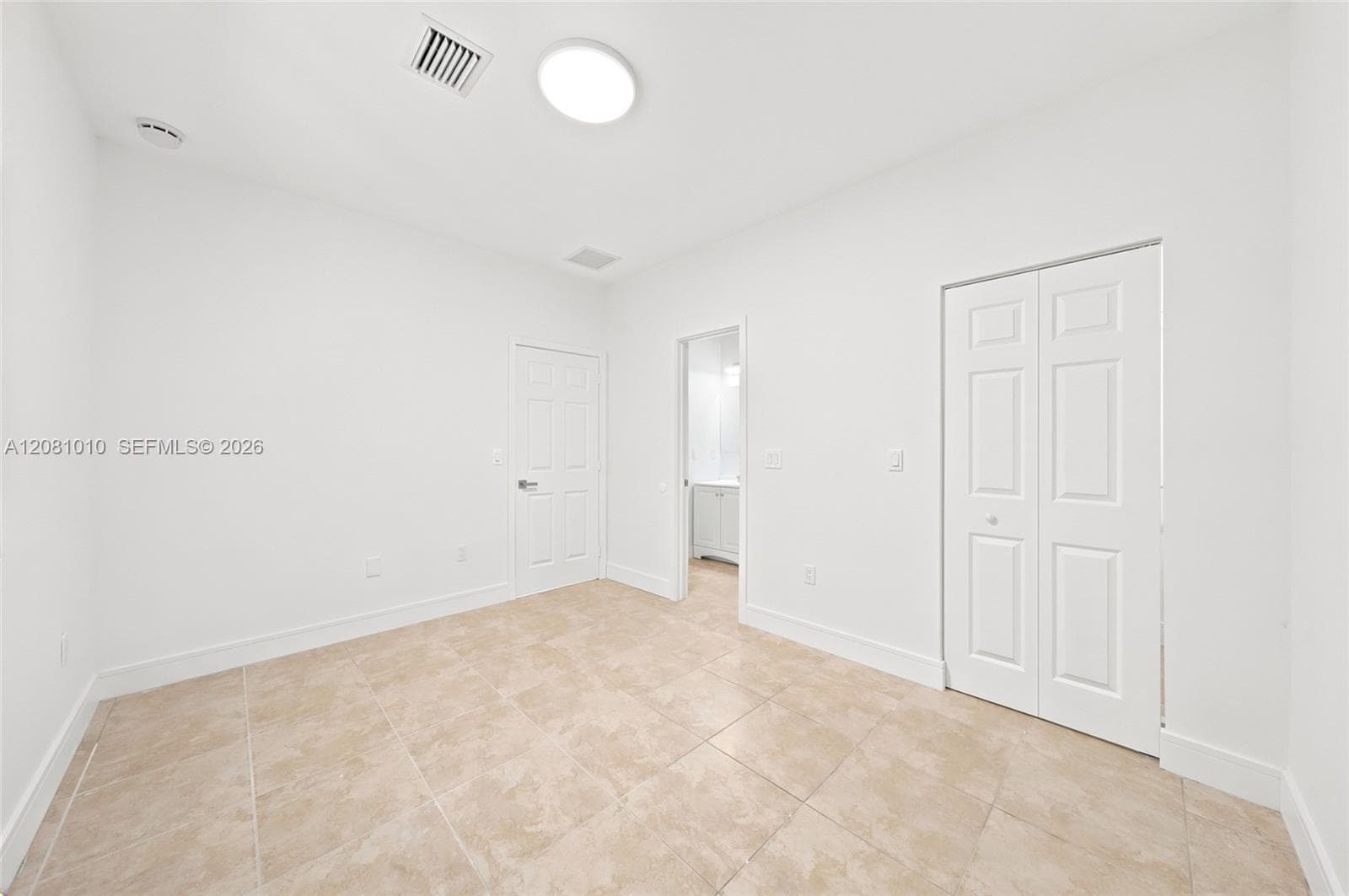 145 NE 60th St photo 9