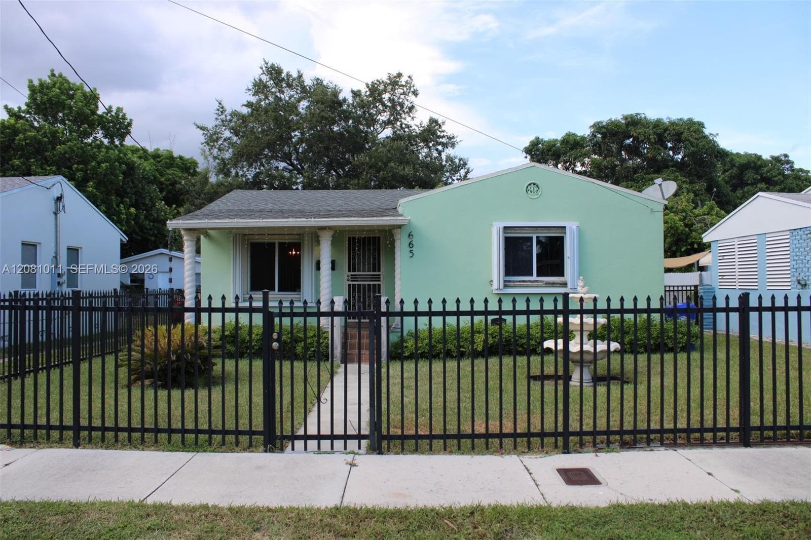 665 NW 50th St photo 2