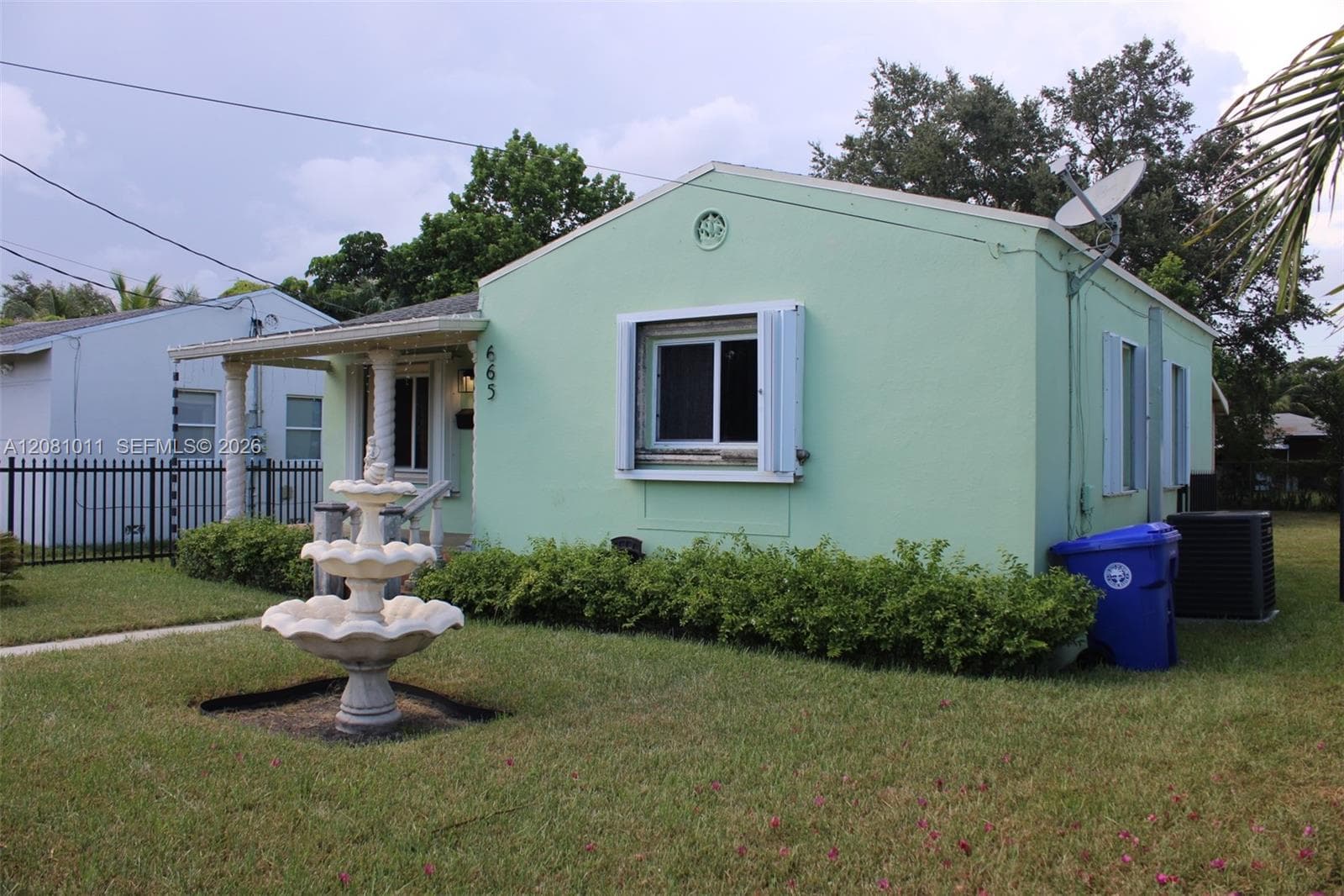 665 NW 50th St photo 4