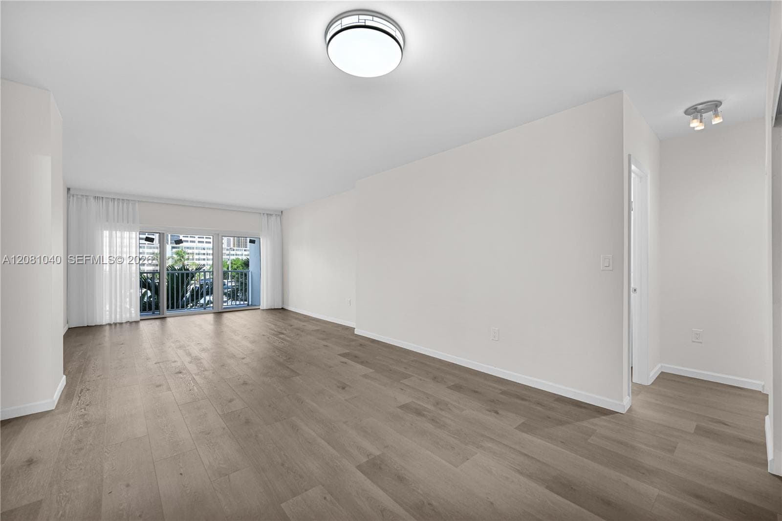 arlen house · #211 in Sunny Isles Beach - Photo 13