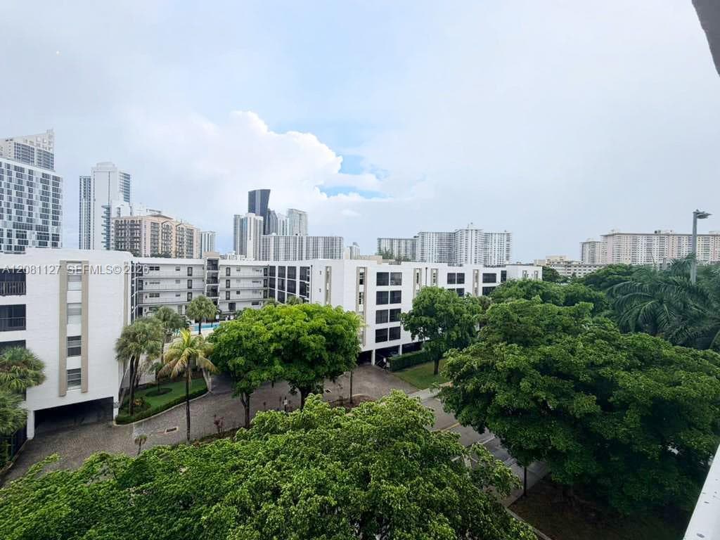 MARBELLA TOWER CONDO · #606 in Sunny Isles Beach - Photo 16