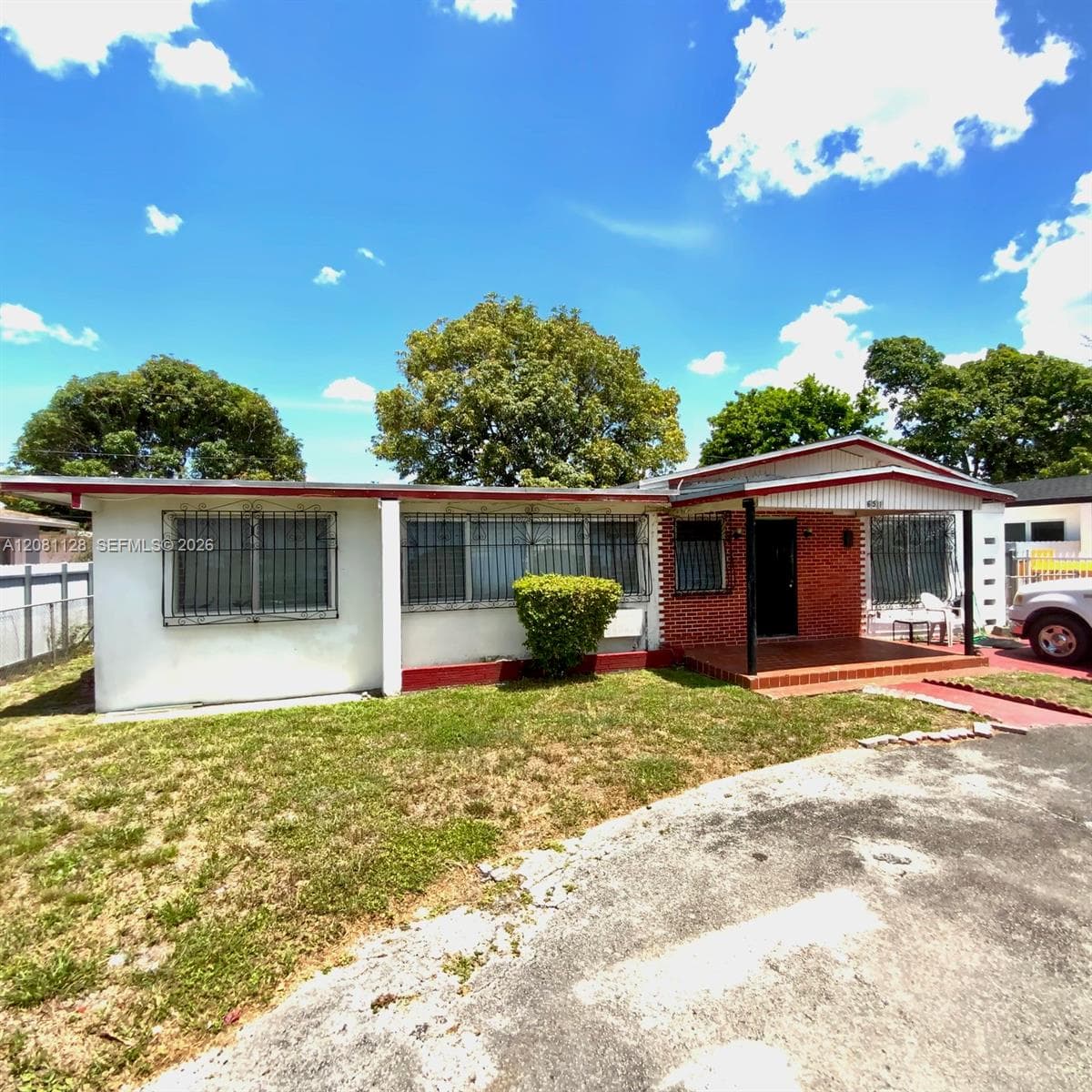 651 Jann Ave photo 1