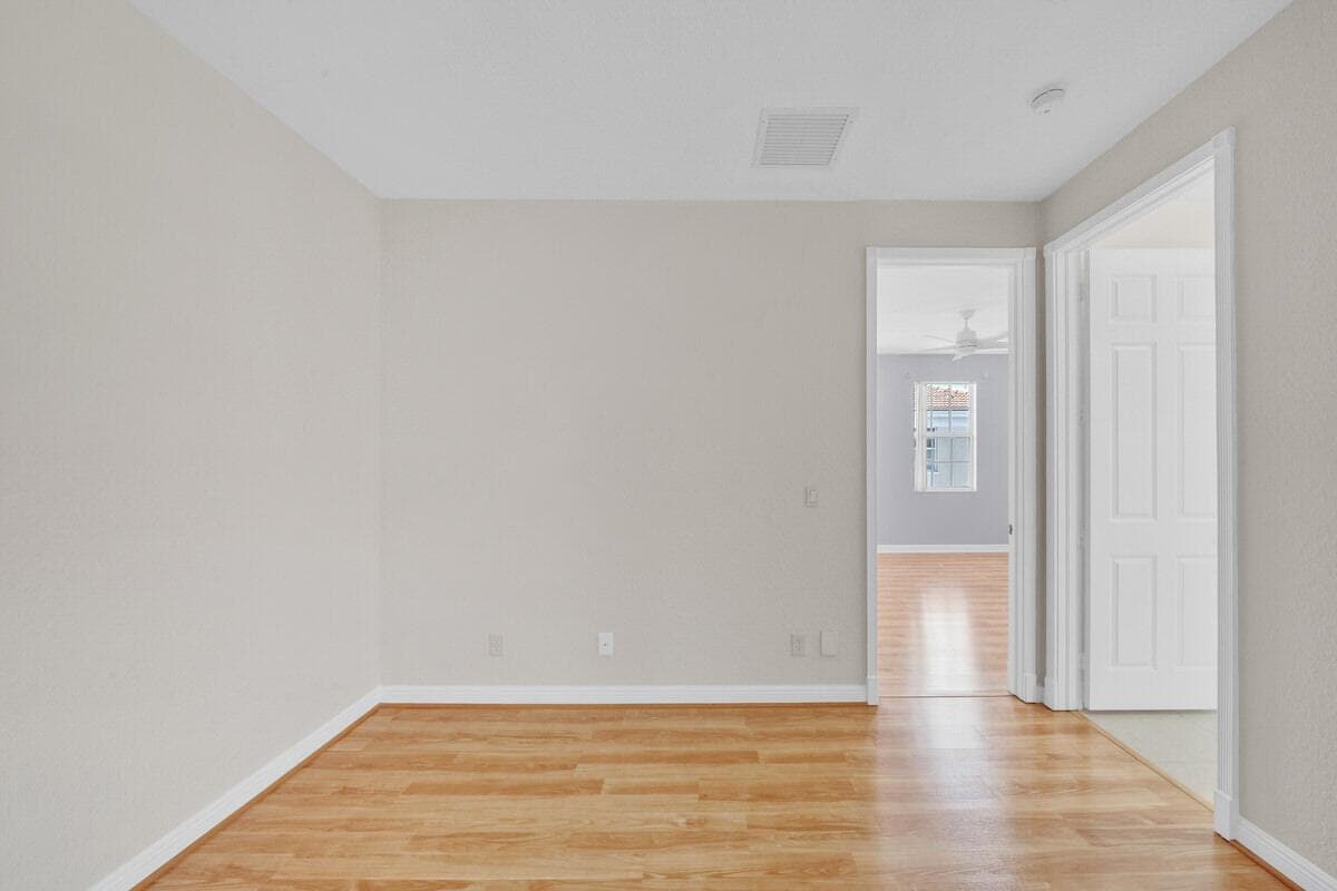 18 Guest Bedroom B (2)