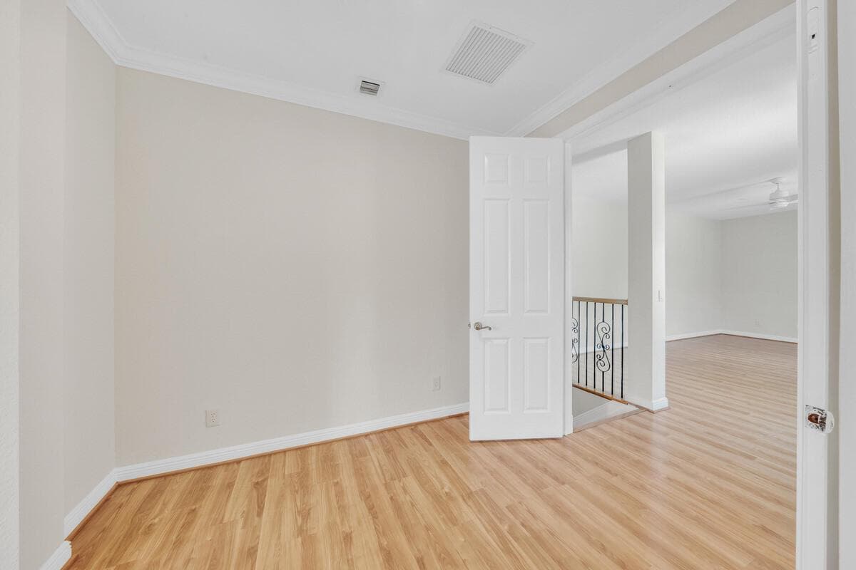 26 Primary Bedroom (1)