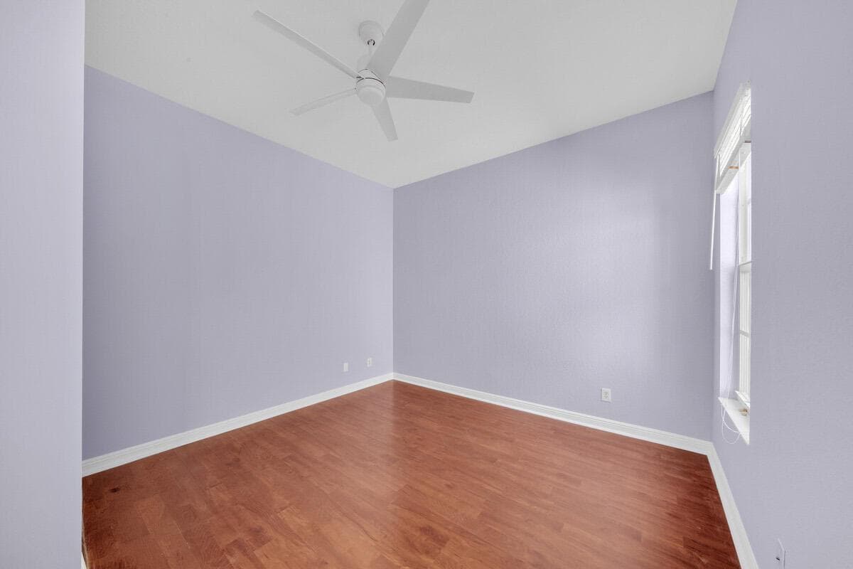 10 Guest Bedroom (2)