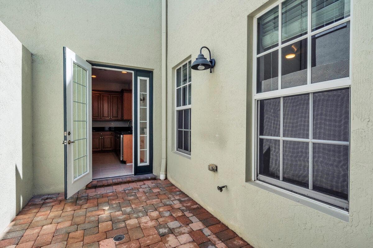 8 Sunroom