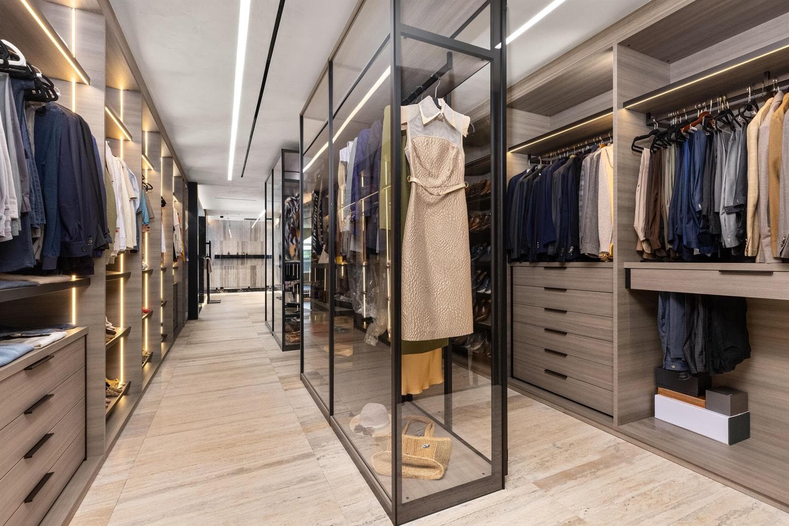 Master Closet 3