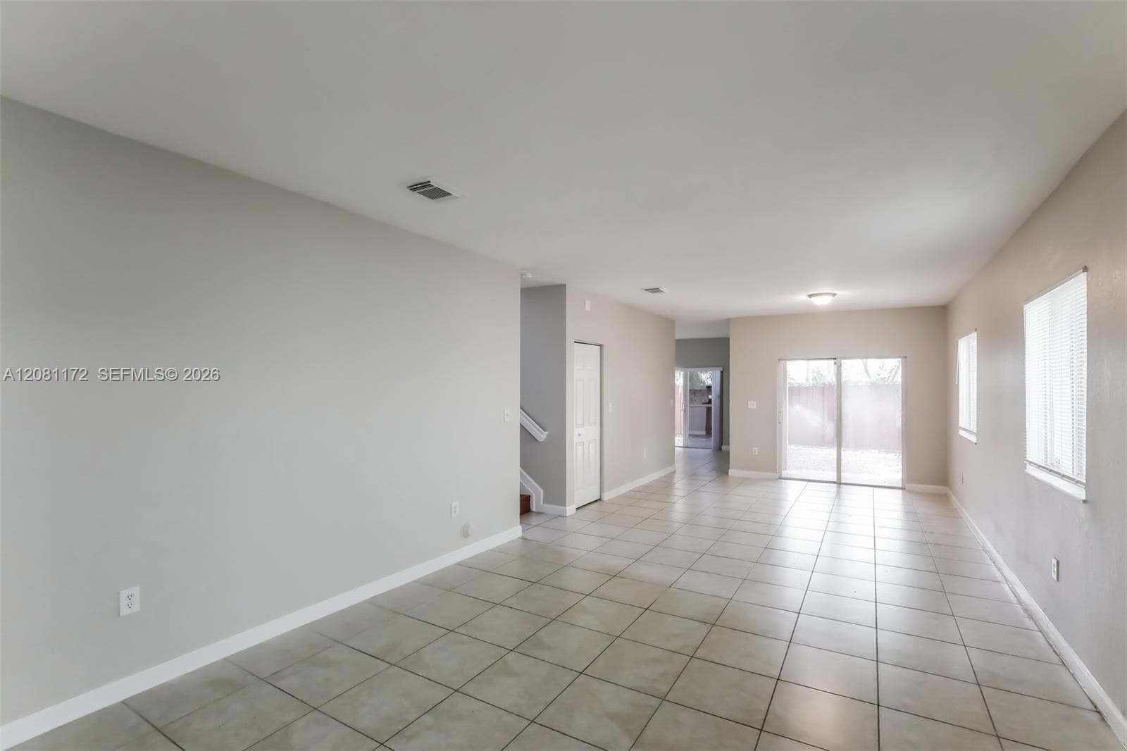 3432 NE 3rd Dr photo 2