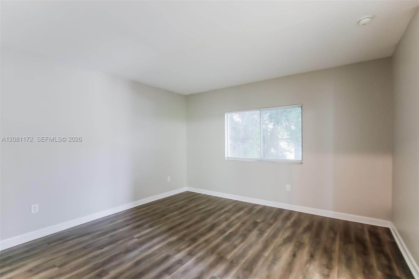 3432 NE 3rd Dr photo 9