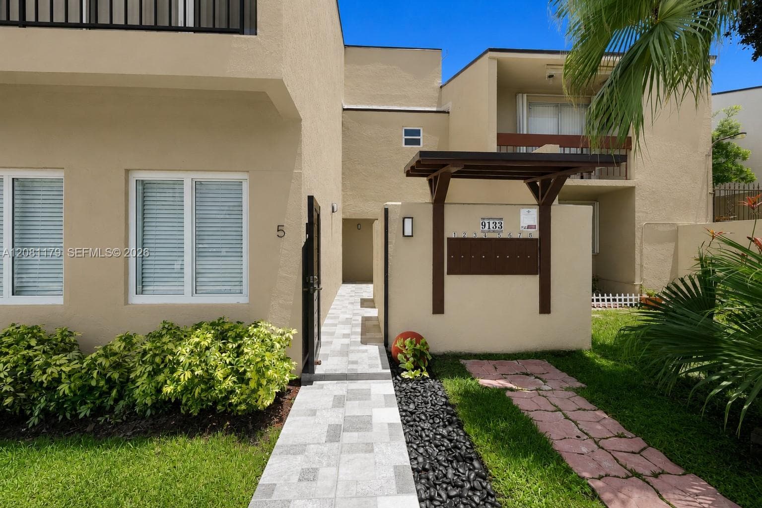 9133 Fontainebleau Blvd #5 photo 3