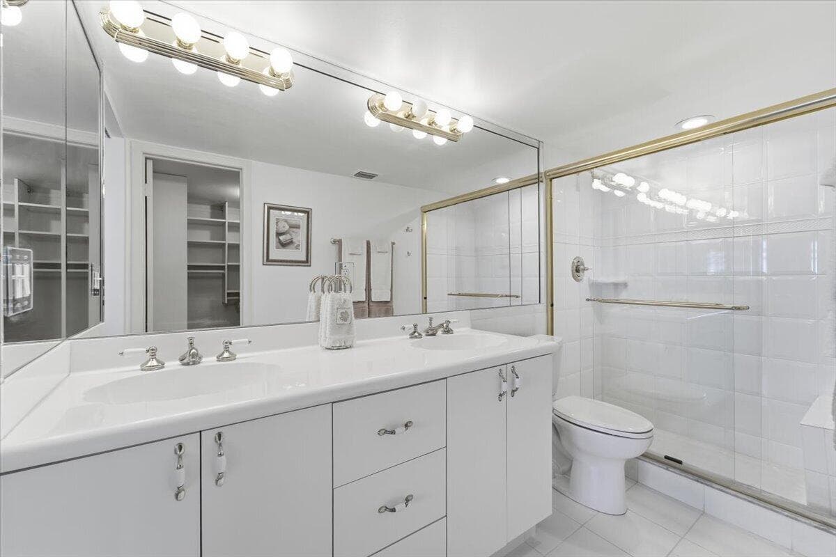 primary bath double sinks