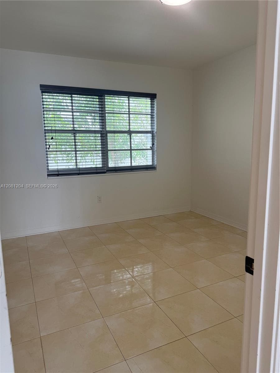 ALOHA CONDO · #103 in Miami Beach - Photo 13