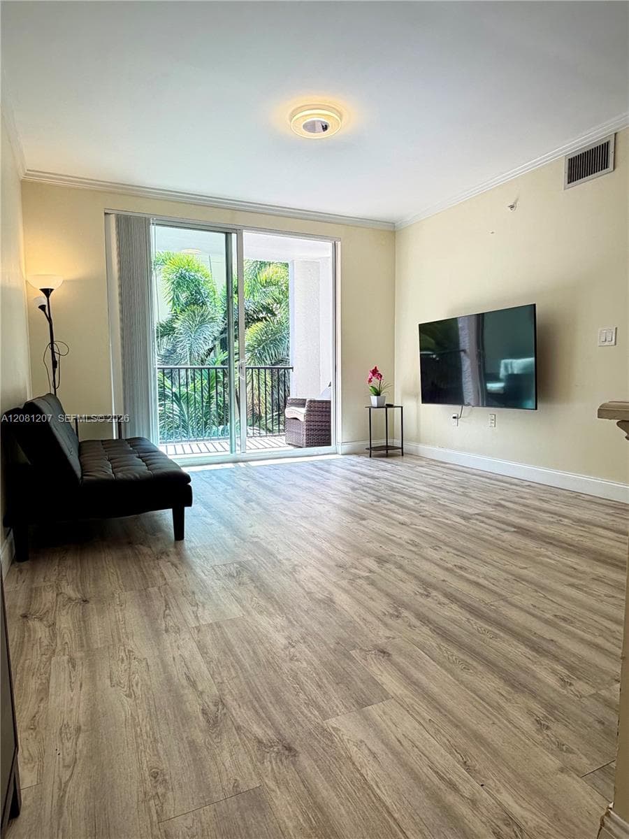 Porto Bellagio · #2419 in Sunny Isles Beach - Photo 2