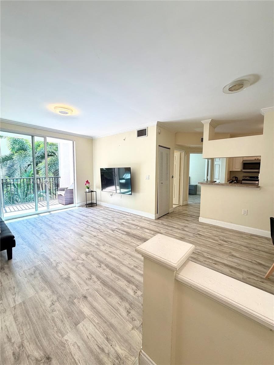 Porto Bellagio · #2419 in Sunny Isles Beach - Photo 3