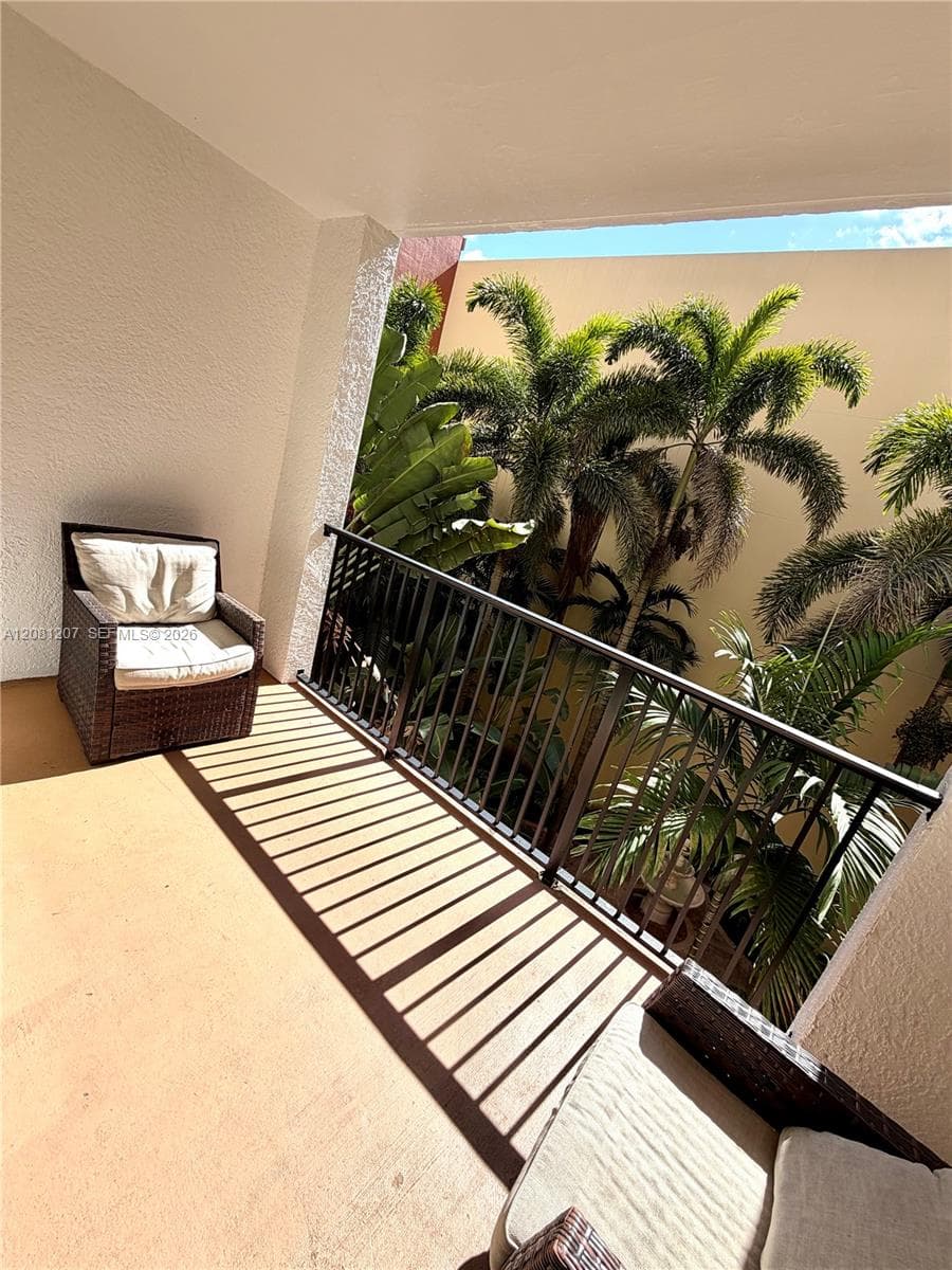 Porto Bellagio · #2419 in Sunny Isles Beach - Photo 10