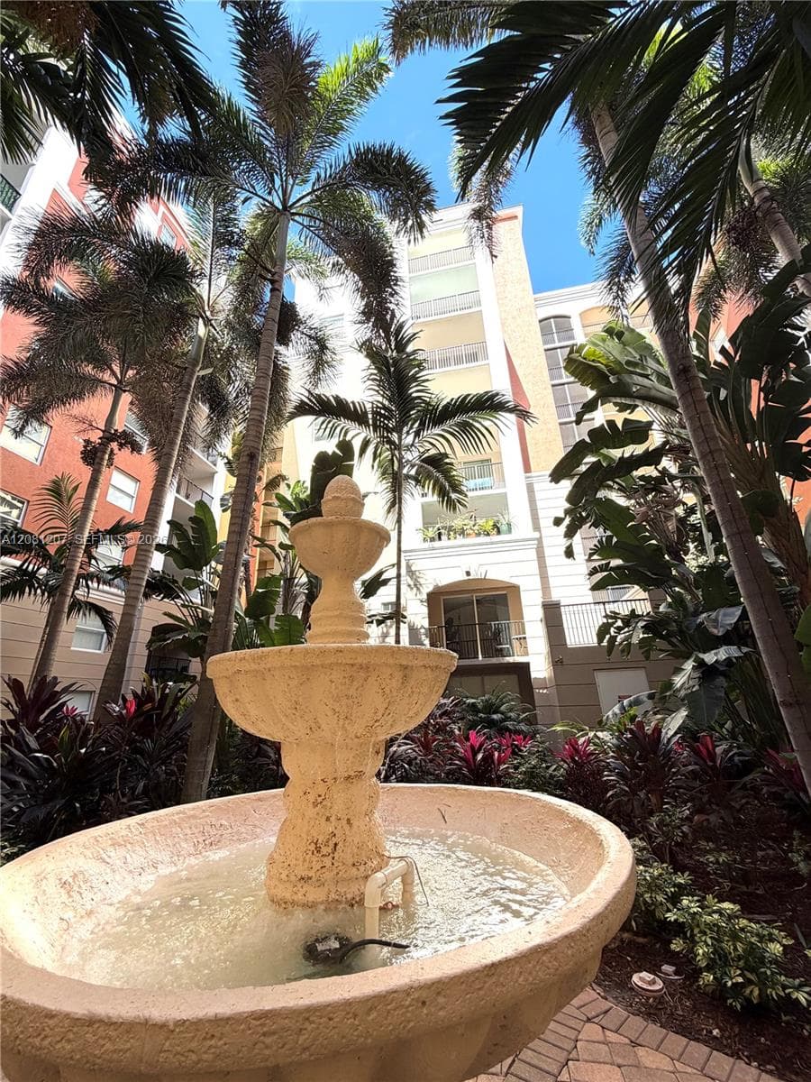 Porto Bellagio · #2419 in Sunny Isles Beach - Photo 21