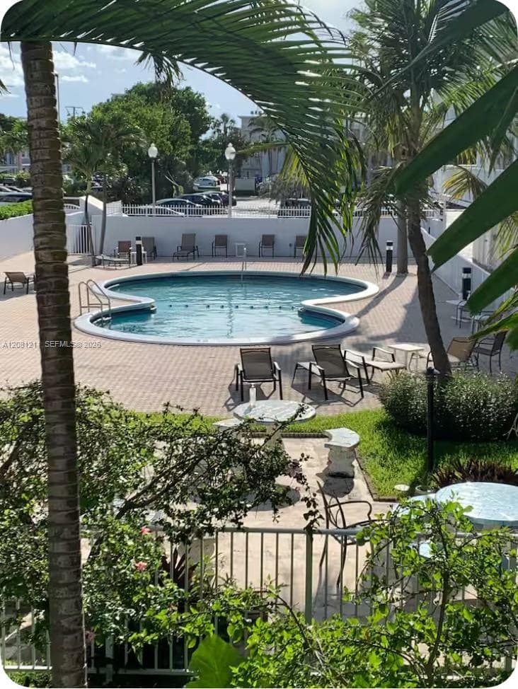 INTERNATIONAL STUDIO APT · #218 in Lauderdale By The Sea - Photo 2