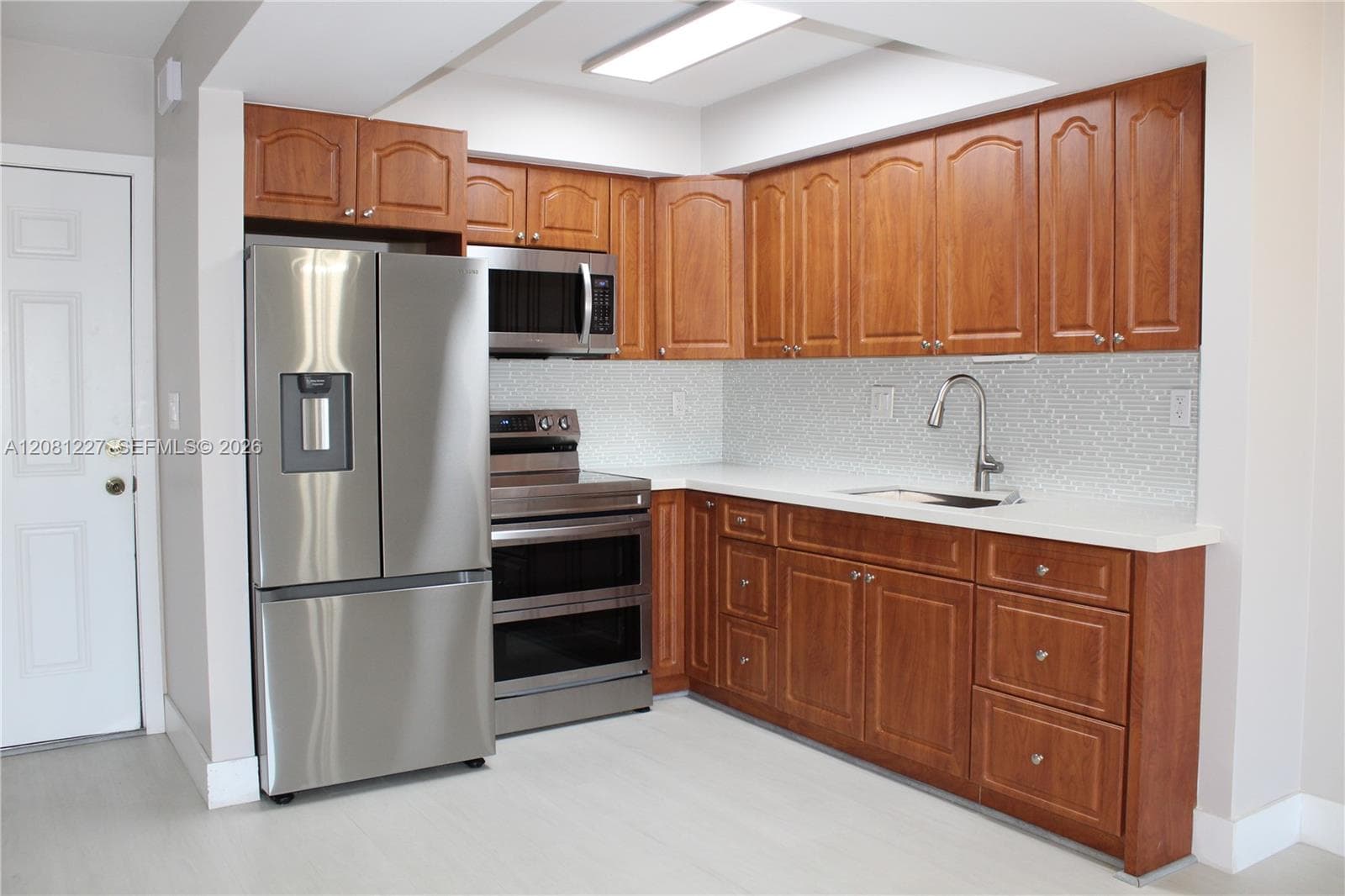 INTERNATIONAL CONDO · #401 in Hialeah - Photo 3