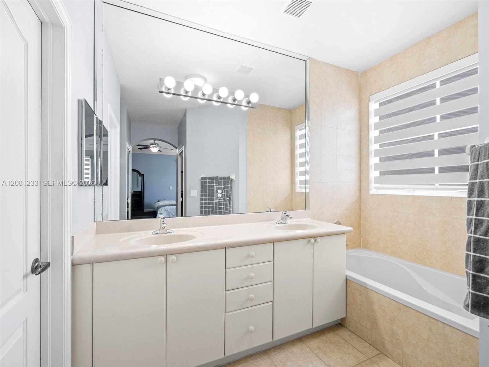 15541 SW 21st Ter photo 35