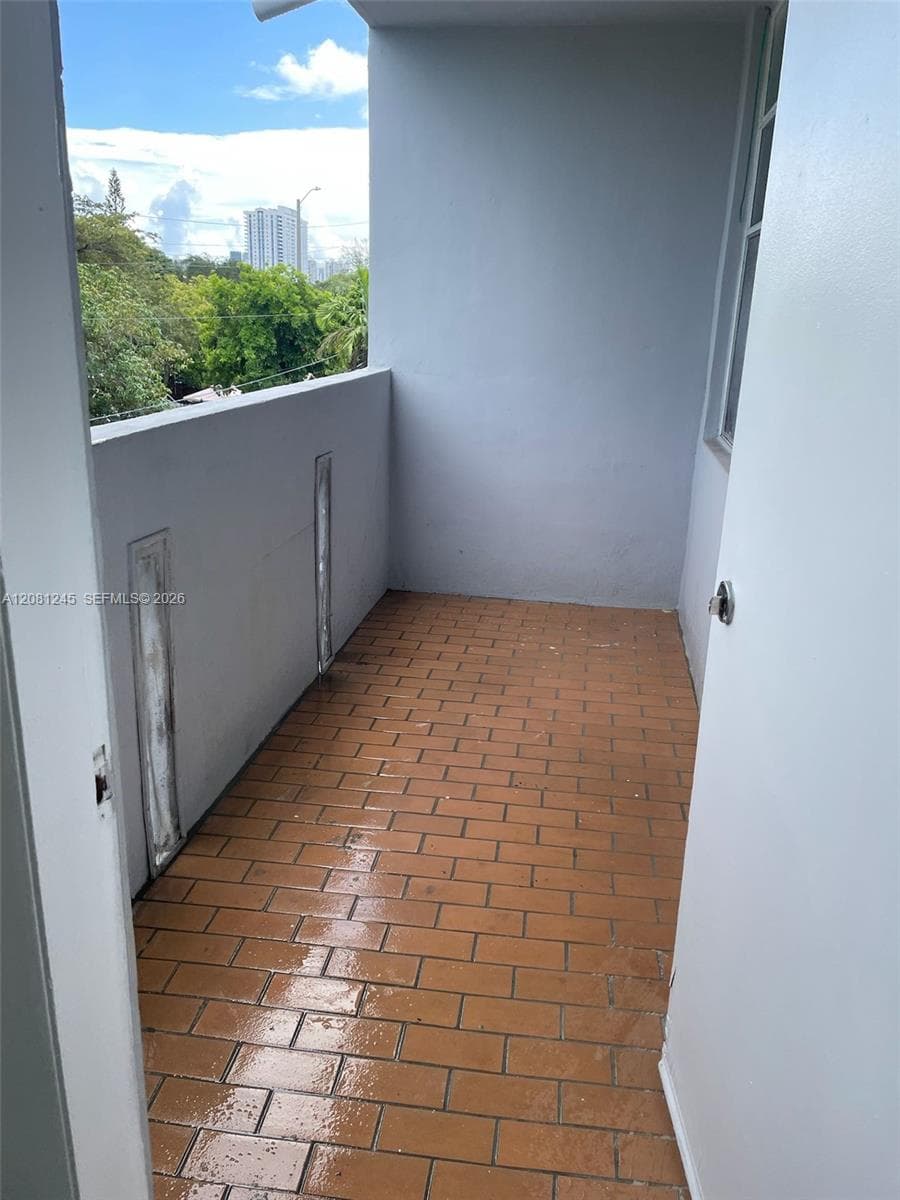 PORTALAGRE BUILDING CONDO · #310 in North Miami Beach - Photo 5