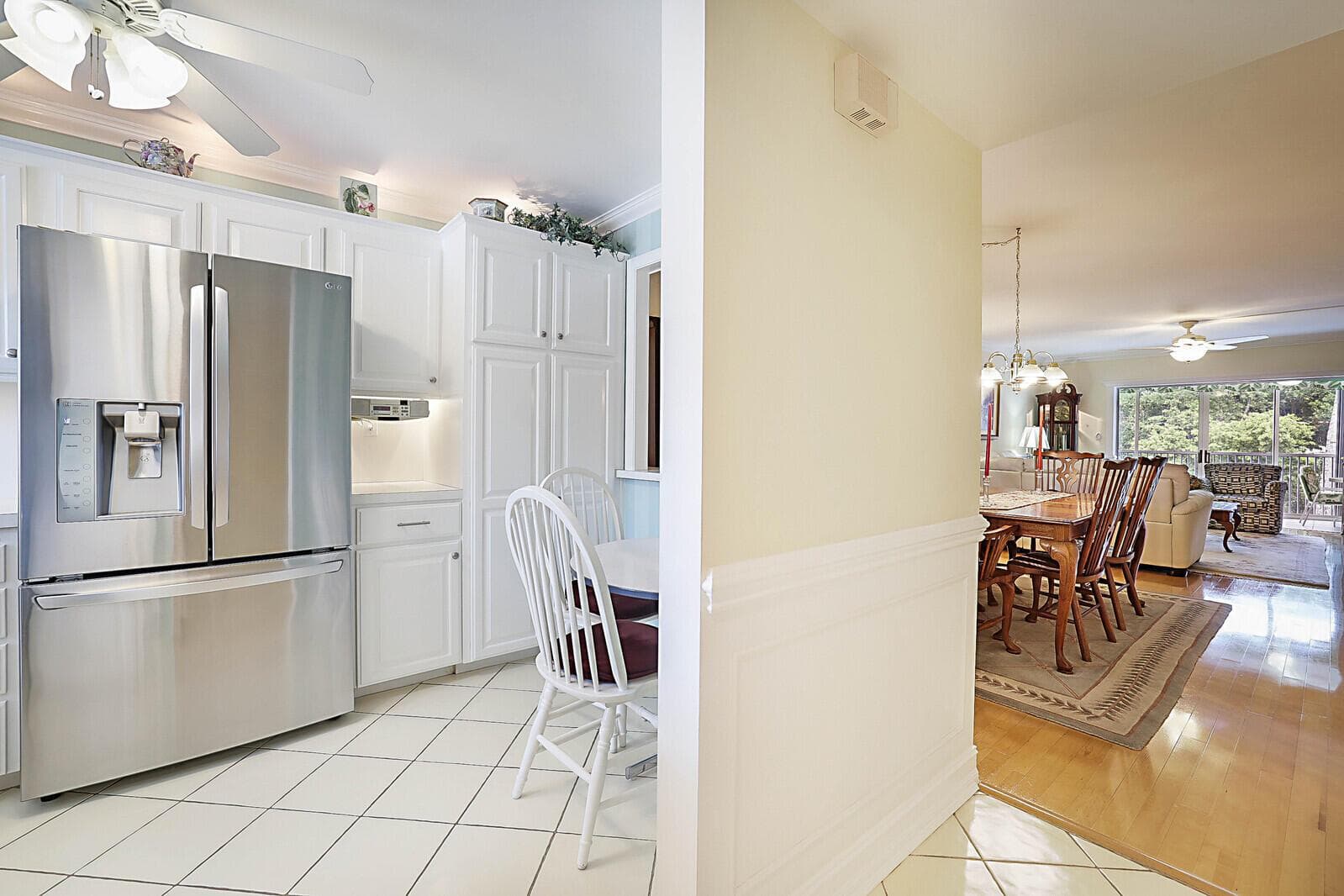 11_700_NE_Harbour_Terrace_Unit_23111_mls