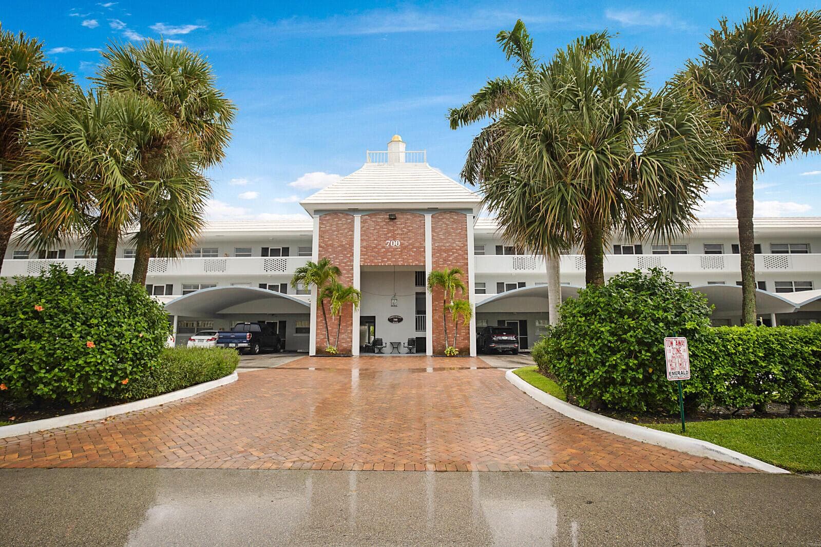 01_700_NE_Harbour_Terrace_Unit_2311_mls