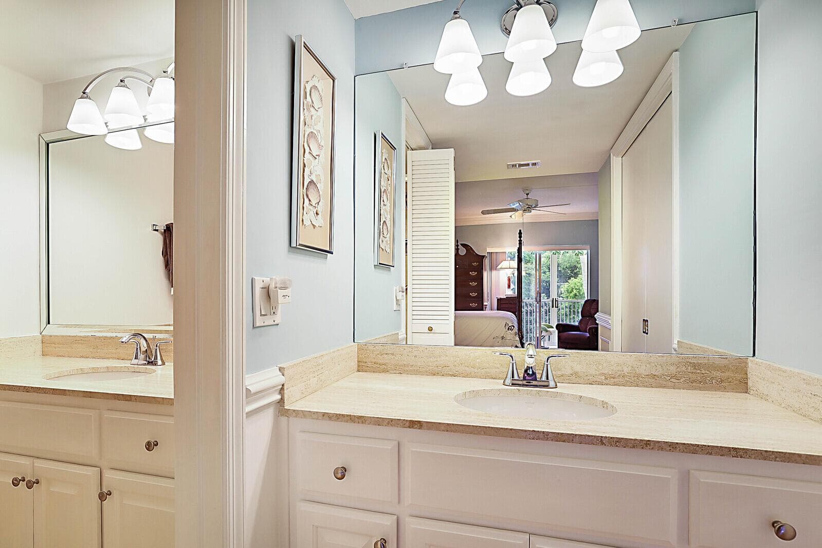 26_700_NE_Harbour_Terrace_Unit_23126_mls