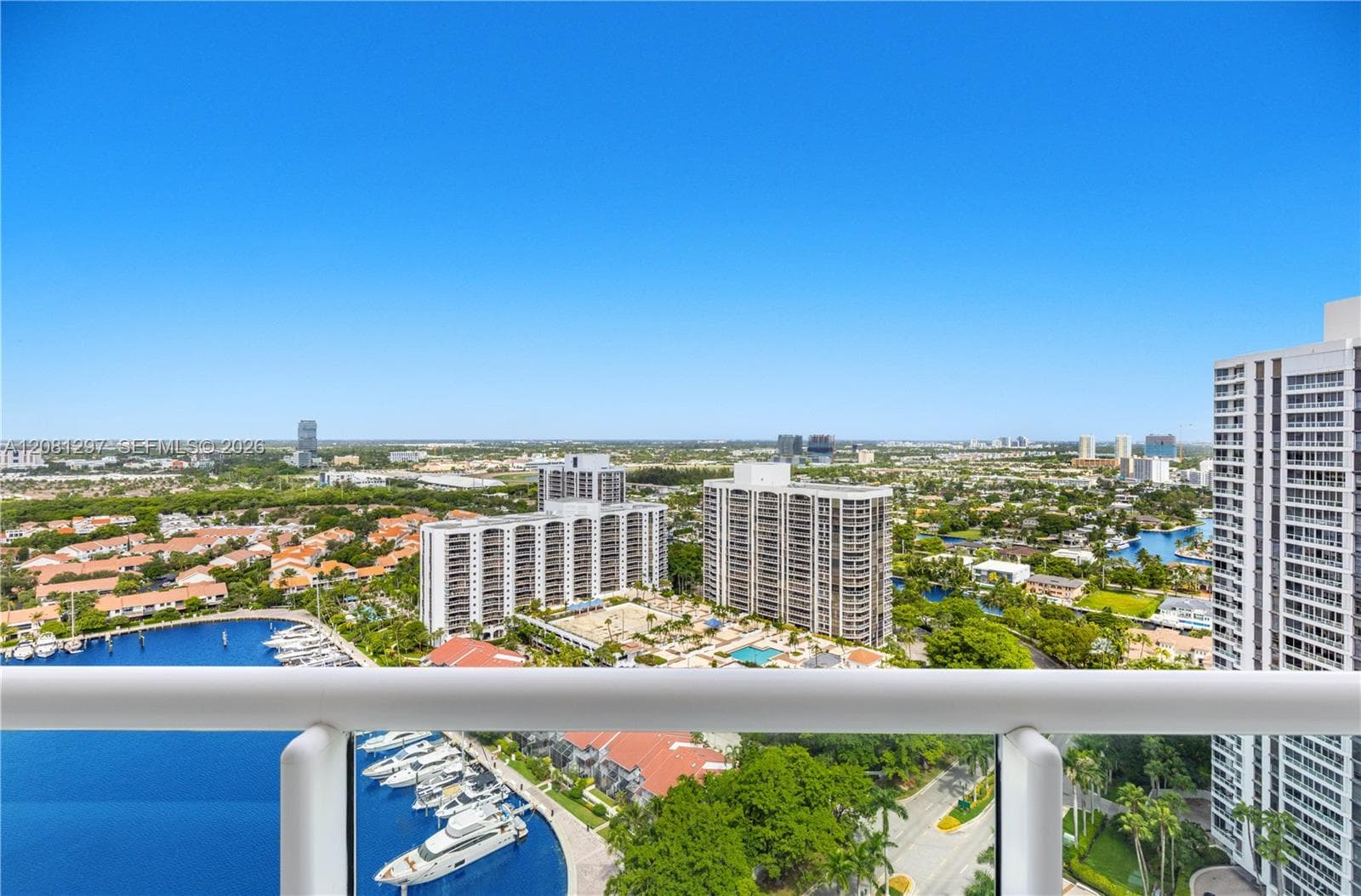 SOUTH TOWER AT THE POINT · #2807 in Aventura - Photo 28