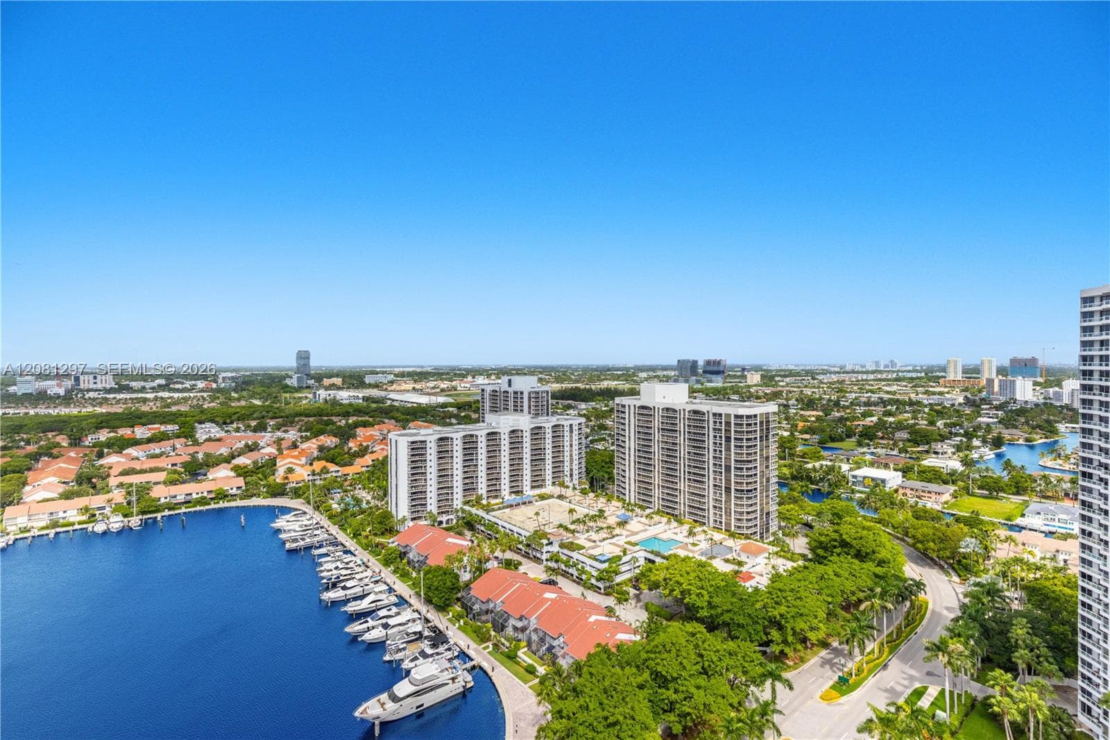 SOUTH TOWER AT THE POINT · #2807 in Aventura - Photo 29