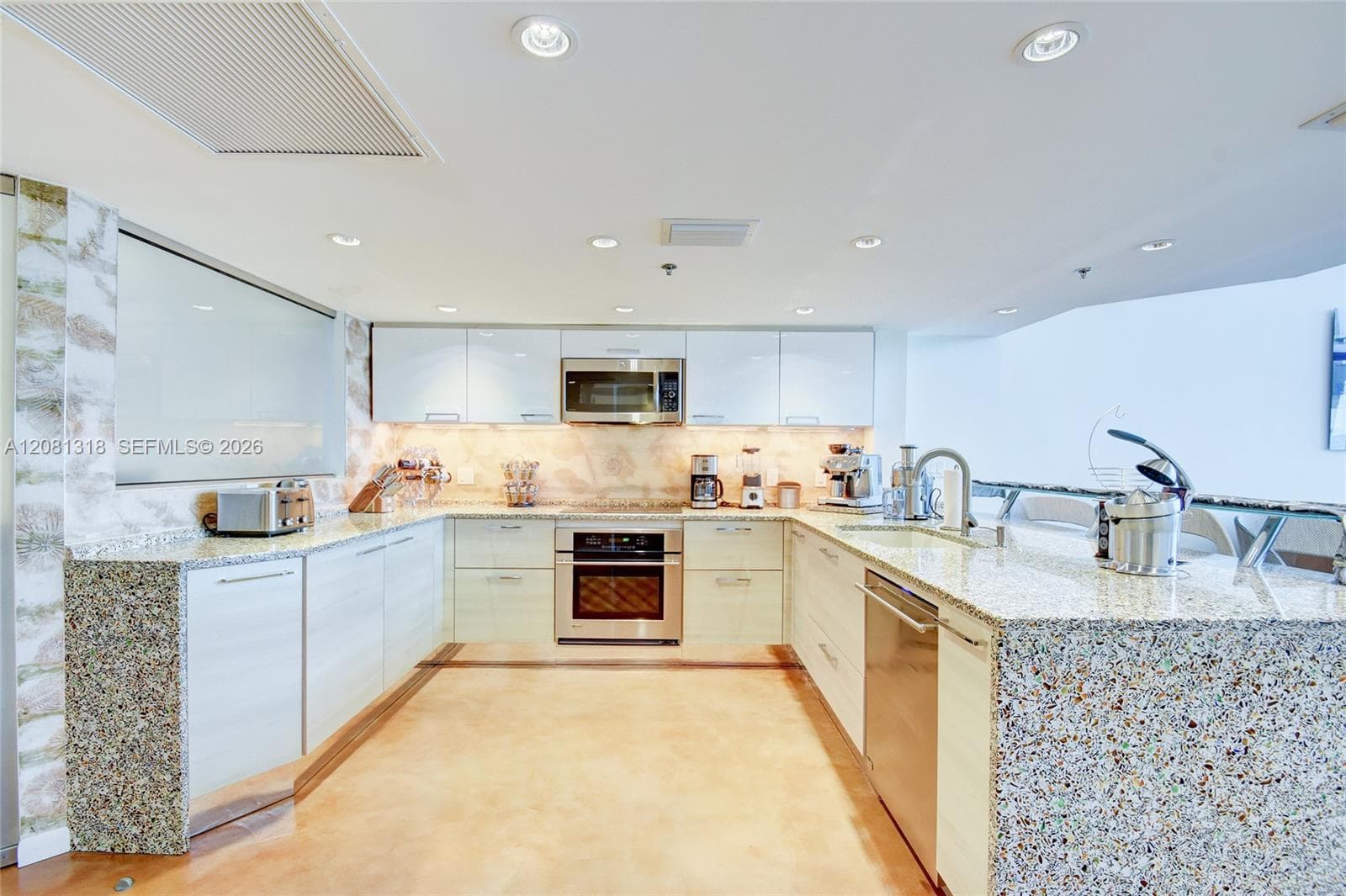 5445 Collins Ave #P2 photo 16