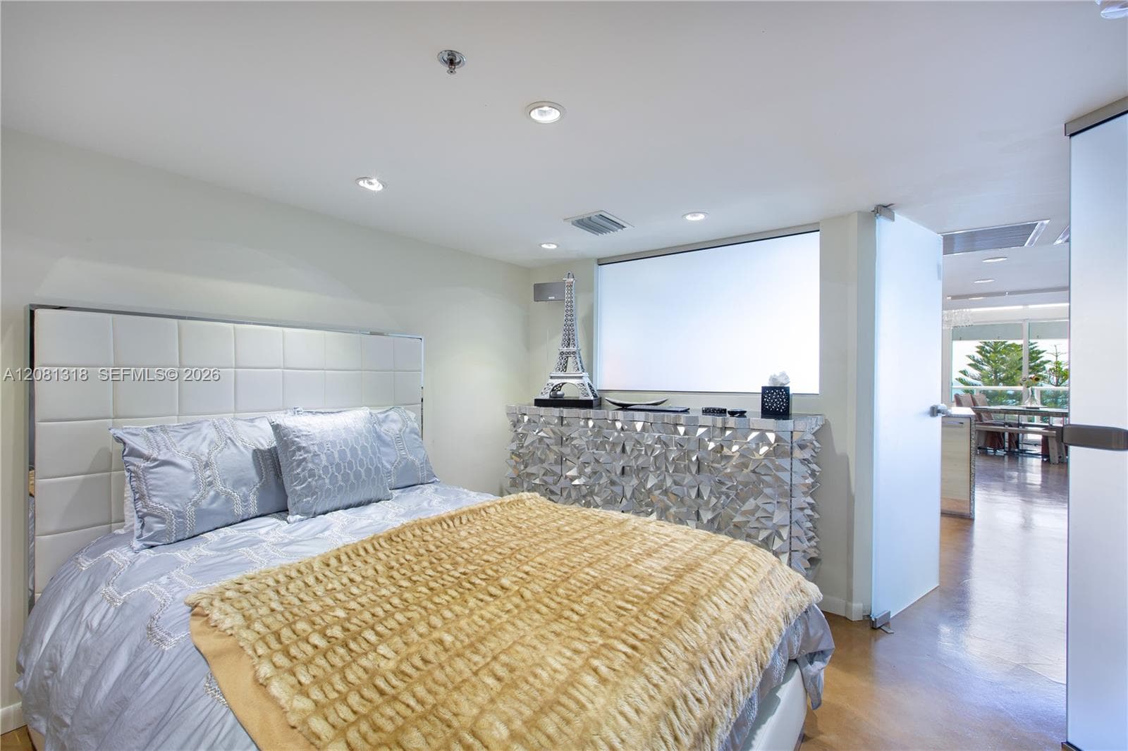 5445 Collins Ave #P2 photo 7