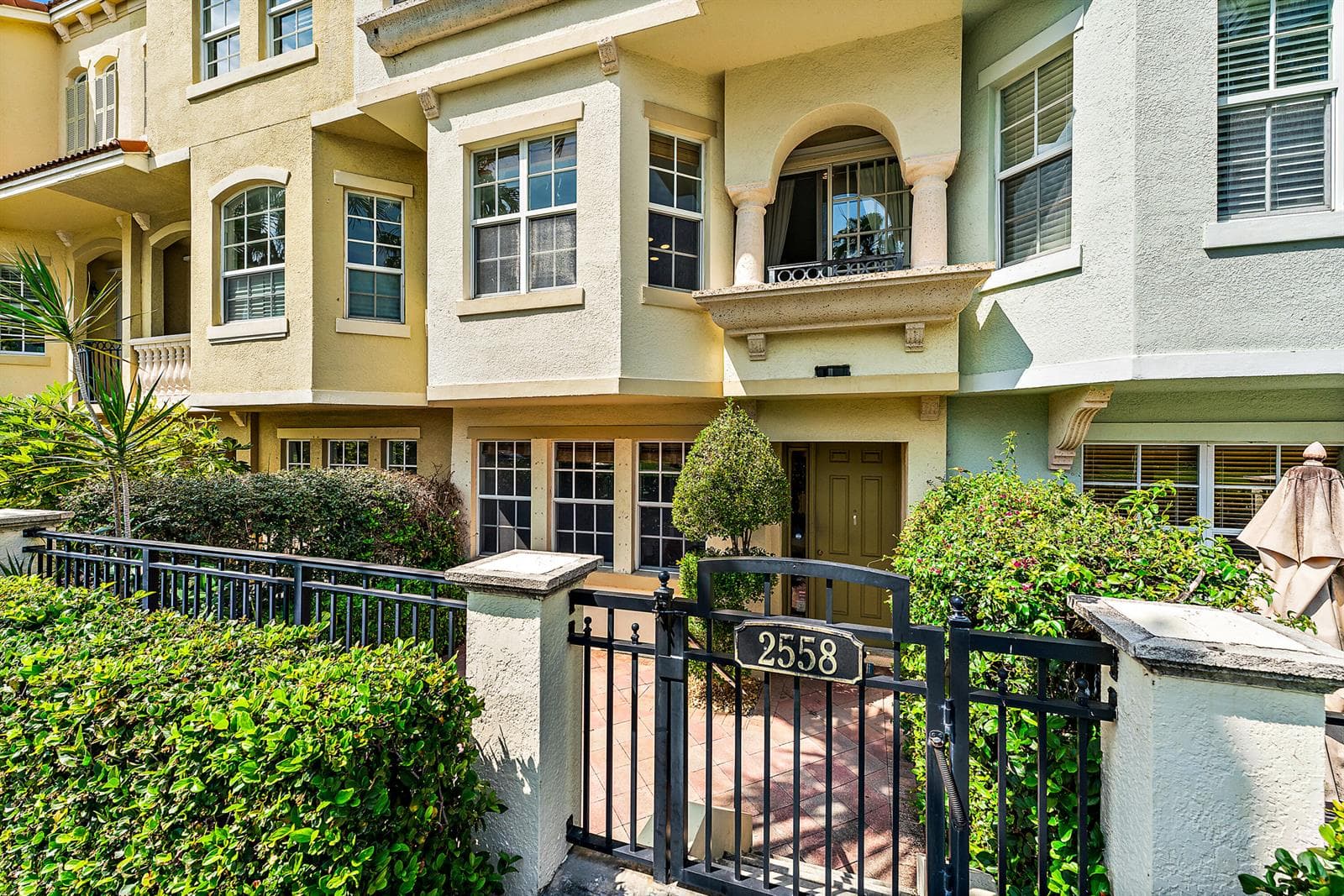 004-2558GardensPkwy-PalmBeachGardens-FUL