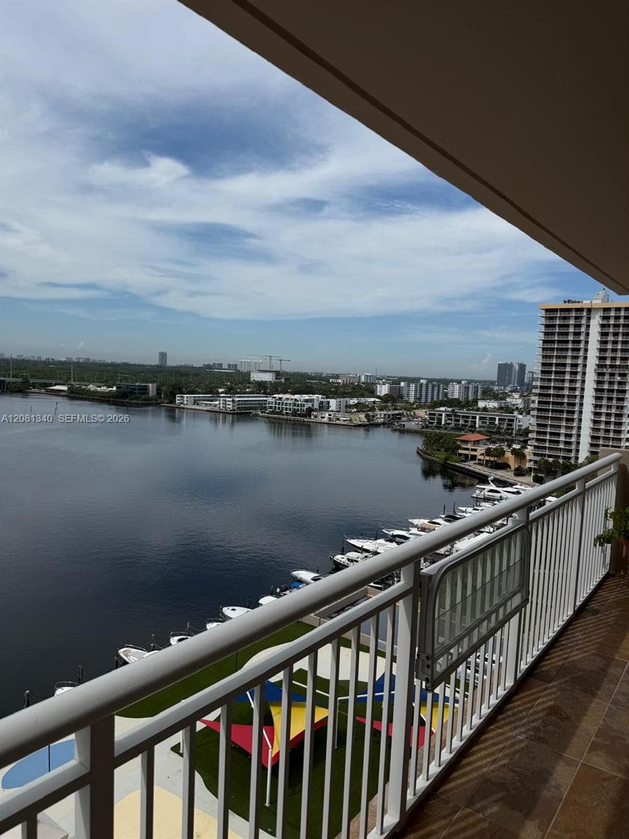Winston Towers 100 Condo · #1420 in Sunny Isles Beach - Photo 11