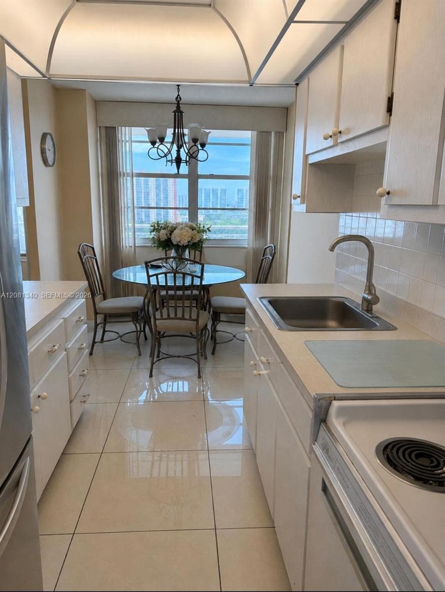 Winston Towers 100 Condo · #1420 in Sunny Isles Beach - Photo 29