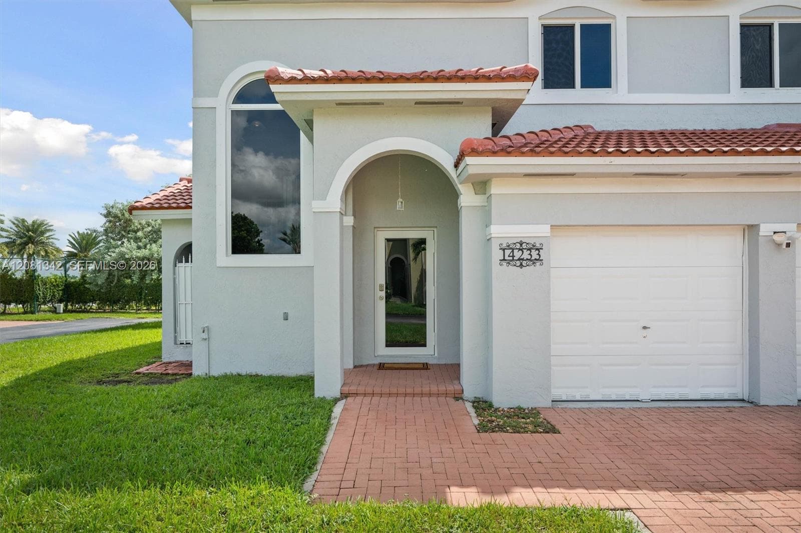 14233 SW 134th Ct photo 4