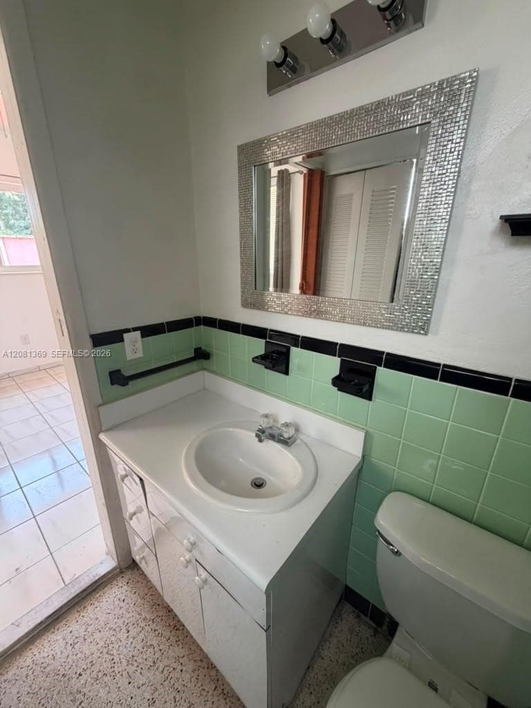 2nd bathroom