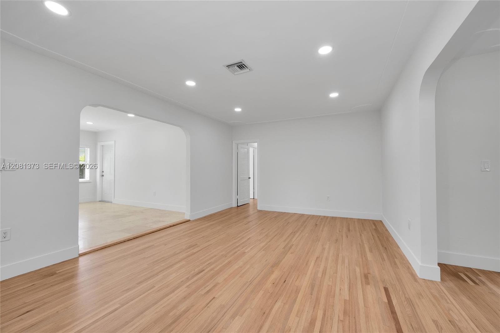 1540 Sarria Ave photo 4